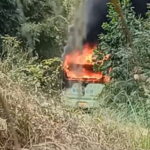 廣東一載有學(xué)生公交車起火事件深度解析，廣東公交車起火事件，學(xué)生安全危機(jī)深度解析