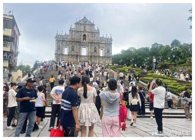 澳門一碼一肖一特一中直播，揭示背后的風(fēng)險與挑戰(zhàn)，澳門一碼一肖一特一中直播背后的風(fēng)險與挑戰(zhàn)，揭示違法犯罪問題