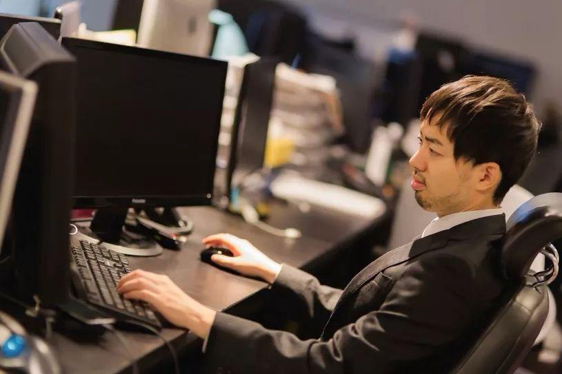 日本年輕人為何更支持上四休三制度，日本年輕人支持上四休三制度的深層原因探究