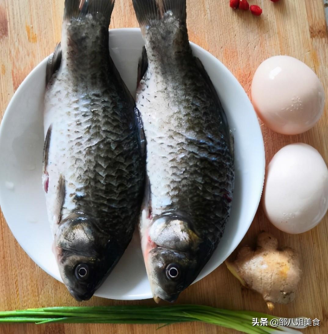 鯽魚(yú)湯的美味制作步驟，鯽魚(yú)湯美味制作攻略