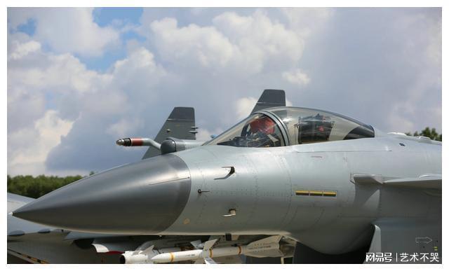 殲-10D魔改，探索中國空軍現(xiàn)代化之路的杰出代表，殲-10D魔改，中國空軍現(xiàn)代化之路的杰出代表探索