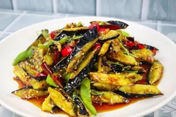 家常美味，炒茄子的做法，家常美味炒茄子做法分享