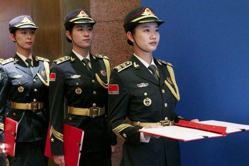 全面解析中國軍隊(duì)新一代軍服——07式軍服介紹，中國軍隊(duì)新一代軍服全面解析，07式軍服介紹