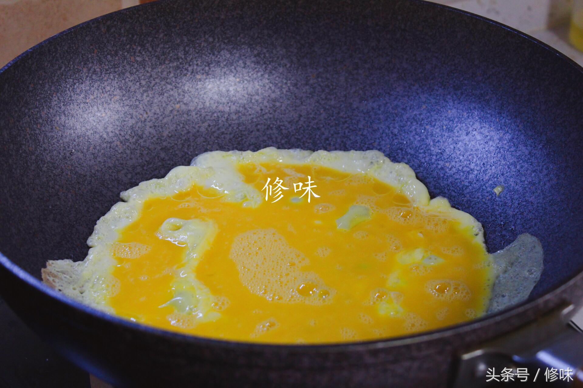 家常炒絲瓜的做法，簡(jiǎn)單美味，營(yíng)養(yǎng)健康，家常炒絲瓜，簡(jiǎn)單美味，營(yíng)養(yǎng)健康食譜