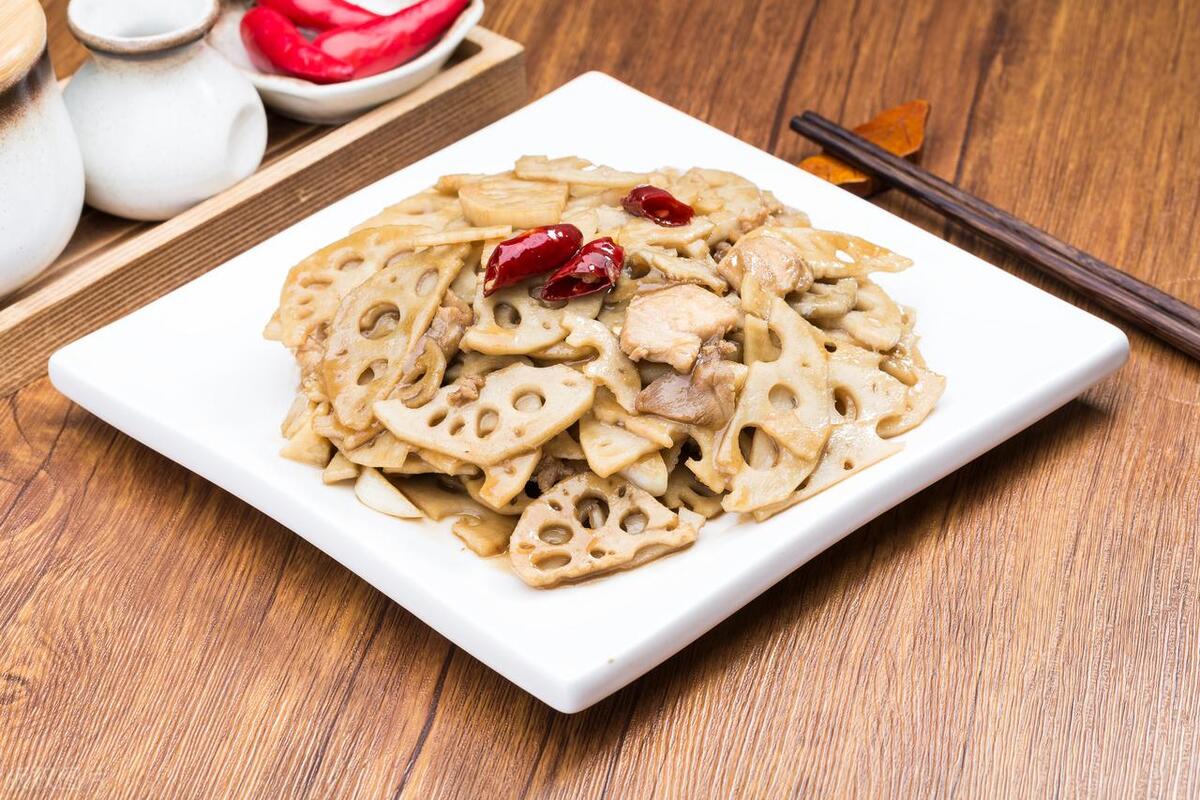 蓮藕的烹飪，如何炒制美味又簡單的蓮藕，蓮藕烹飪技巧，如何輕松炒制美味蓮藕食譜
