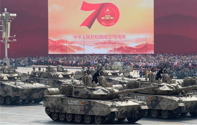 榮耀與力量——觀2019國慶閱兵有感，榮耀與力量，國慶閱兵展現(xiàn)國家力量與民族精神風(fēng)采