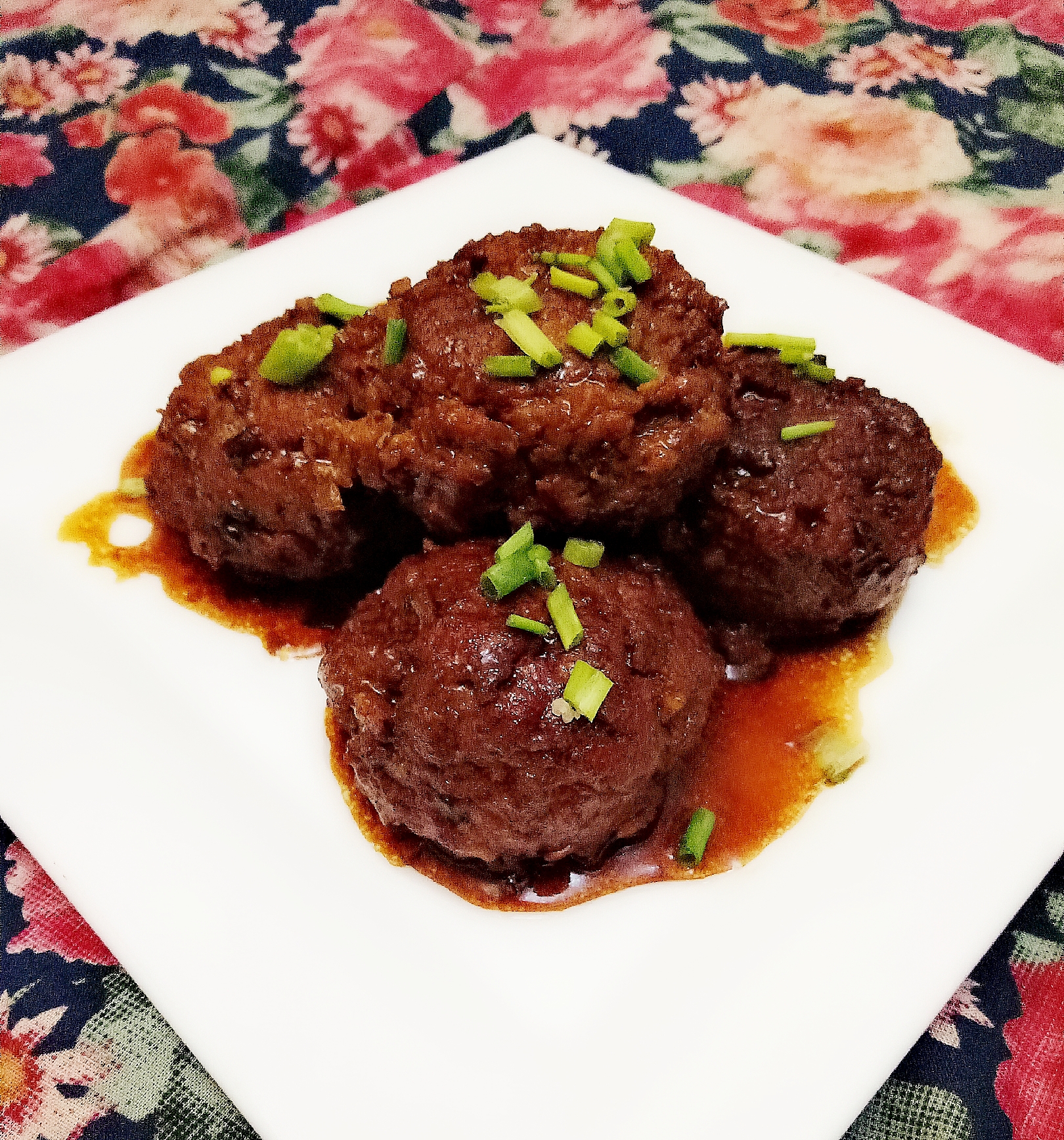 紅燒獅子頭，傳統(tǒng)美食的魅力與烹飪藝術(shù)，紅燒獅子頭，傳統(tǒng)美食的魅力與烹飪藝術(shù)的完美結(jié)合
