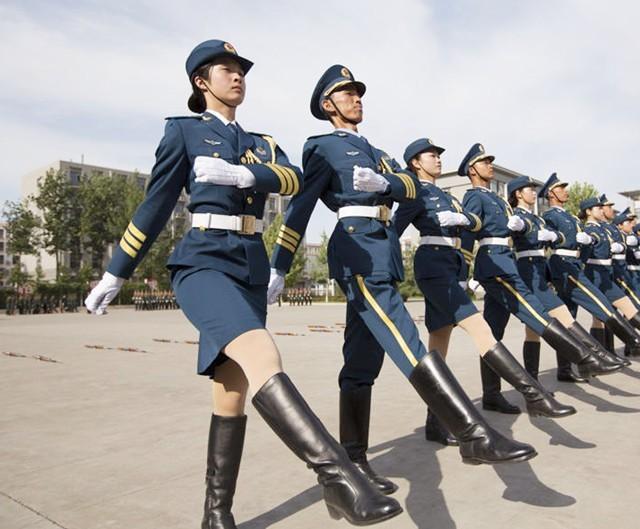 中國女兵照片全集，展現(xiàn)鏗鏘玫瑰的英勇風(fēng)采，中國女兵照片全集，展現(xiàn)鏗鏘玫瑰的英勇風(fēng)采與力量