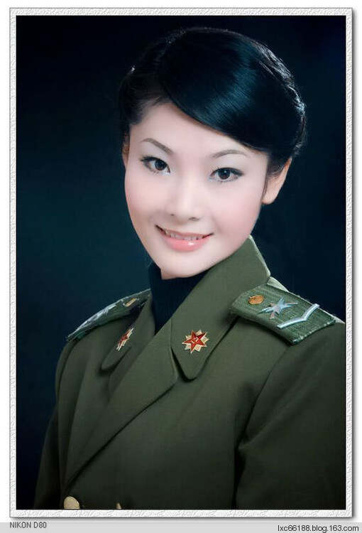 中國女兵，高清圖片展現(xiàn)颯爽英姿，中國女兵高清圖片展現(xiàn)颯爽英姿風(fēng)采