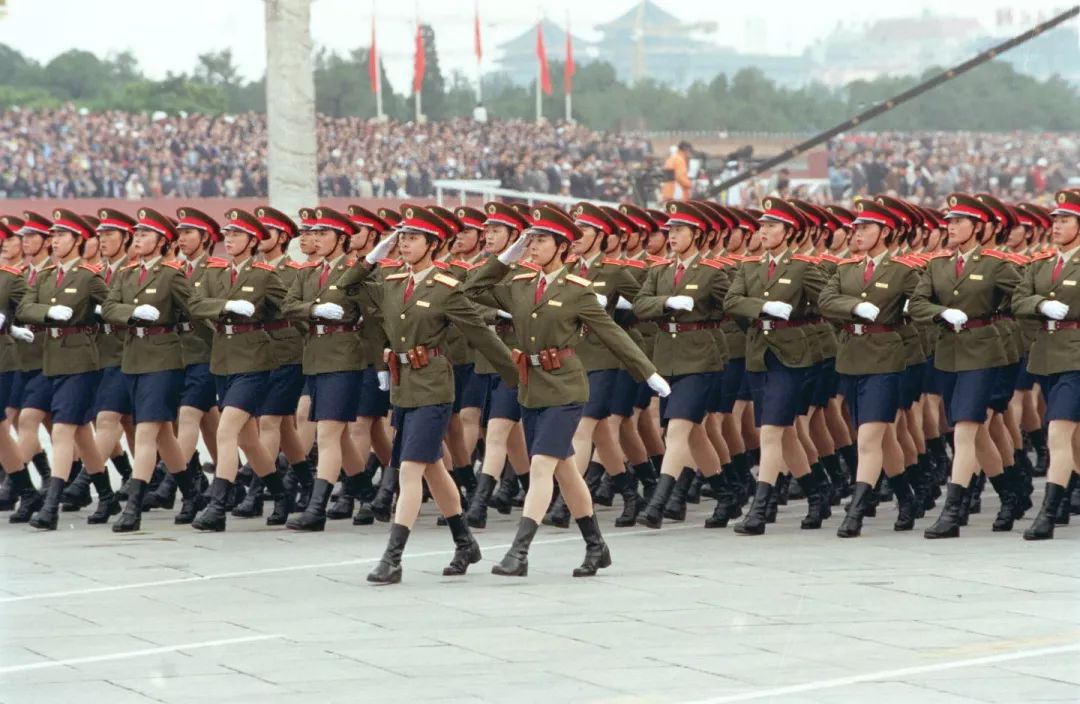 中國女兵方隊(duì)閱兵儀式，榮耀與力量的展現(xiàn)，中國女兵方隊(duì)閱兵儀式，榮耀與力量的璀璨展現(xiàn)