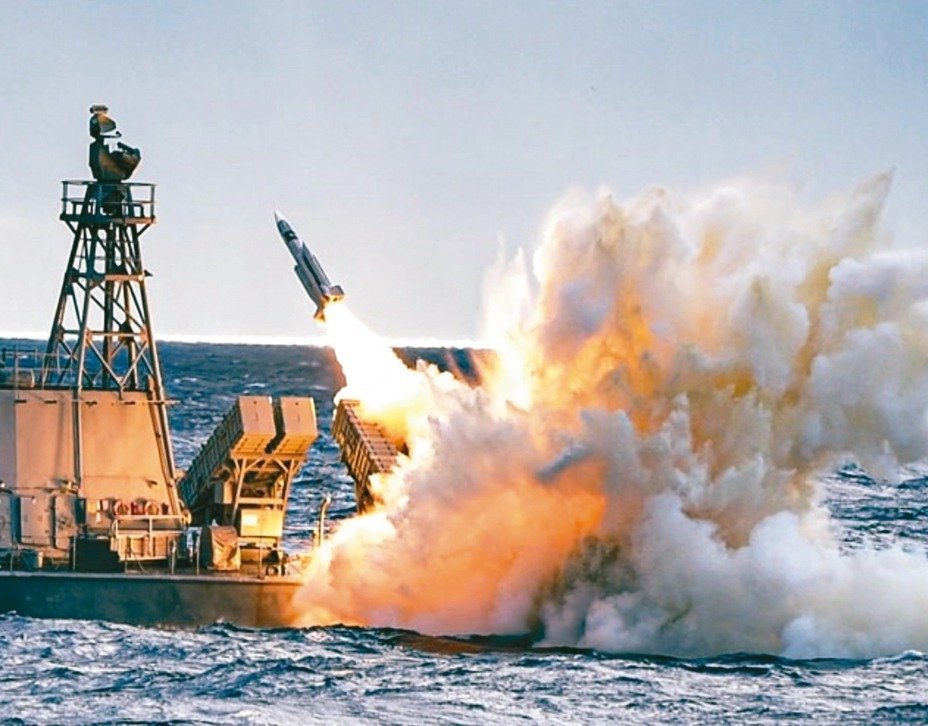 雄三反艦導(dǎo)彈，技術(shù)前沿與戰(zhàn)略影響，雄三反艦導(dǎo)彈，技術(shù)前沿與戰(zhàn)略影響力