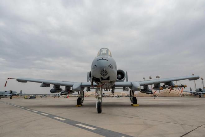 A-10攻擊機(jī)進(jìn)入烏克蘭，空中力量的新動(dòng)向，A-10攻擊機(jī)進(jìn)駐烏克蘭，空中力量新動(dòng)向揭秘