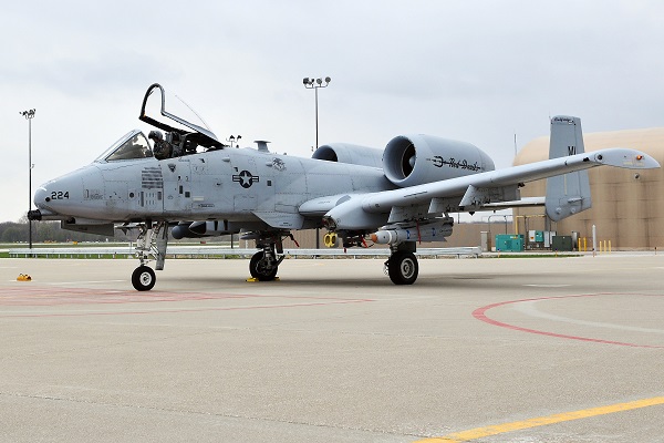 揭秘A-10攻擊機(jī)，空中猛獸的卓越性能與傳奇歷程，揭秘A-10攻擊機(jī)的卓越性能與傳奇歷程，空中猛獸的全方位解讀