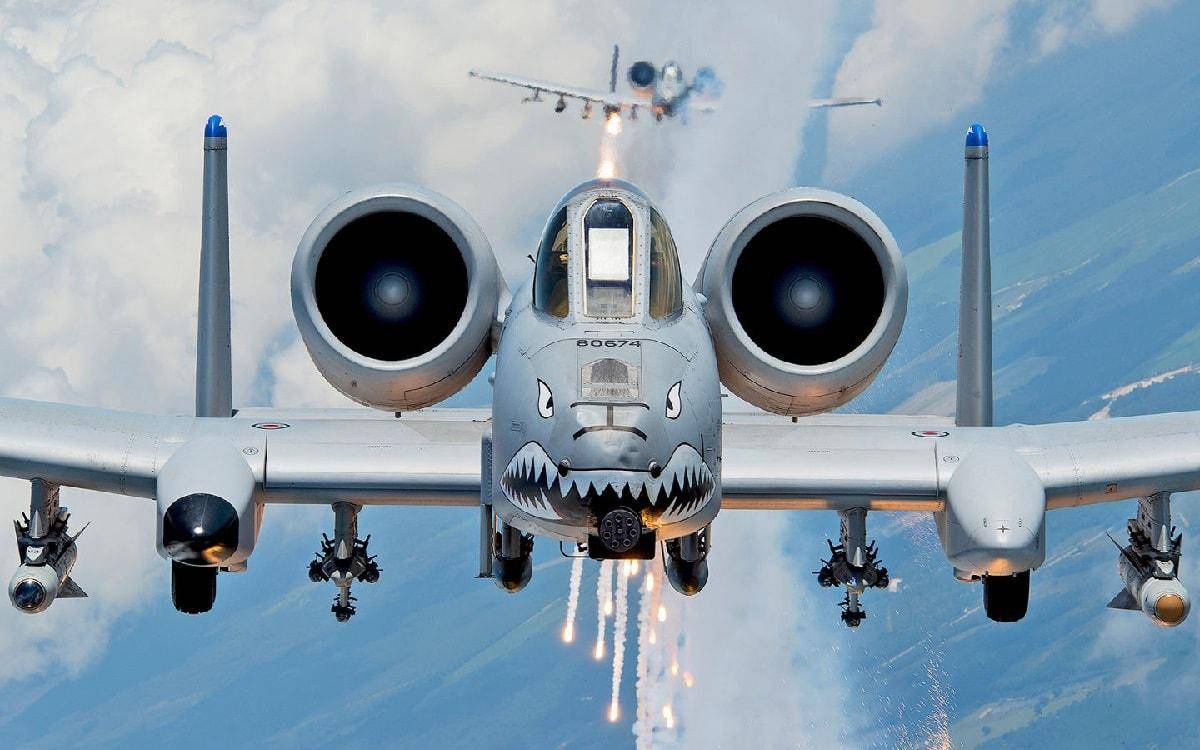 關(guān)于A-10攻擊機全面退役問題的探討，A-10攻擊機全面退役問題探討