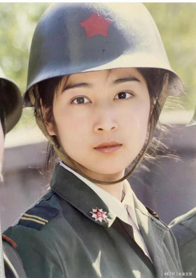 中國女兵照片，帥氣高清的英勇形象，中國女兵帥氣高清照片展現英勇形象