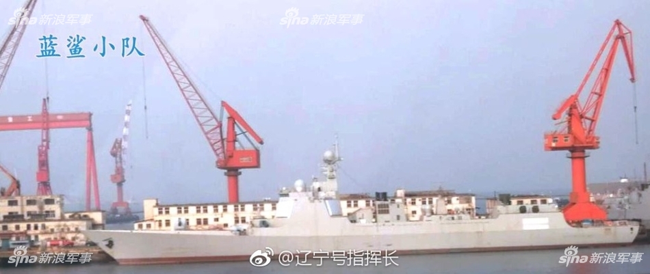 中國(guó)海軍運(yùn)輸船，走向深藍(lán)，展現(xiàn)海上力量，中國(guó)海軍運(yùn)輸船，深藍(lán)之旅展現(xiàn)海上力量
