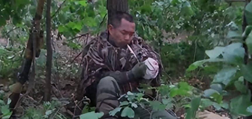 把手雷放到褲襠里會(huì)怎么樣？，褲襠藏雷，危險(xiǎn)行為揭秘