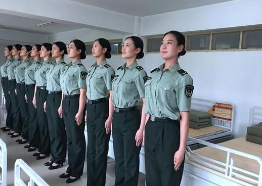 中國(guó)人民解放軍儀仗隊(duì)女兵中隊(duì)，榮耀與擔(dān)當(dāng)?shù)南笳?，中?guó)人民解放軍儀仗隊(duì)女兵中隊(duì)，榮耀與擔(dān)當(dāng)?shù)牡浞? class=