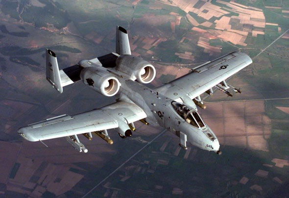 A-10攻擊機(jī)的威力與傳奇，A-10攻擊機(jī)的威力與傳奇，戰(zhàn)斗機(jī)的傳奇表現(xiàn)與實(shí)戰(zhàn)威力探索