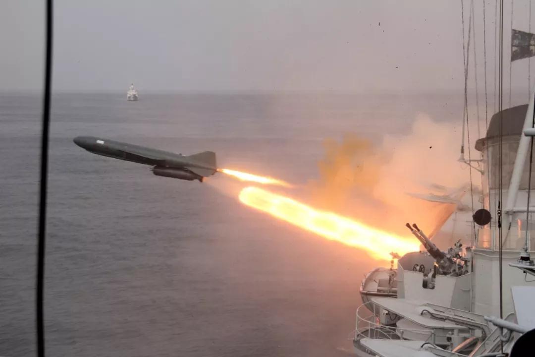 驅(qū)逐艦退役，榮耀與未來的交織，驅(qū)逐艦退役，榮耀與未來的交匯點(diǎn)