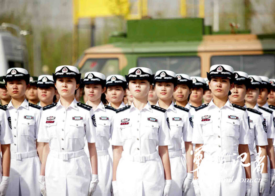 海軍夏常服短袖，傳統(tǒng)與現(xiàn)代的完美結(jié)合，海軍夏常服短袖，傳統(tǒng)與現(xiàn)代的時(shí)尚融合