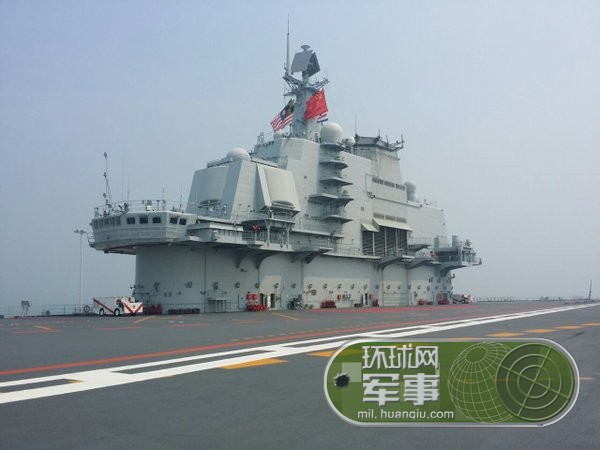 中國首艘航母艦長，榮耀與擔(dān)當(dāng)，中國首艘航母艦長，榮耀與擔(dān)當(dāng)?shù)暮桔E領(lǐng)航者